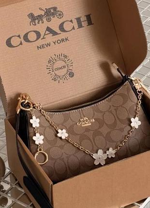 Женская сумка coach teri in signature canvas with charms коричнево-черный коуч тери с цепочкой