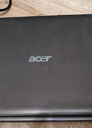 Ноутбук серии acer aspire с диагональю экрана 15.6 дюйма, работающий под управлением операционной системы windows 7.