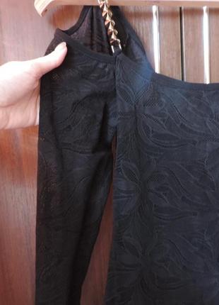 Черная сексуальная кофточка на бретельках с шипами, открытыми плечиками и длинным рукавом4 фото