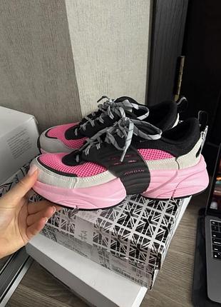 Кросівки унісекс nike jordan trunner o/s рожеві, розмір 37,5