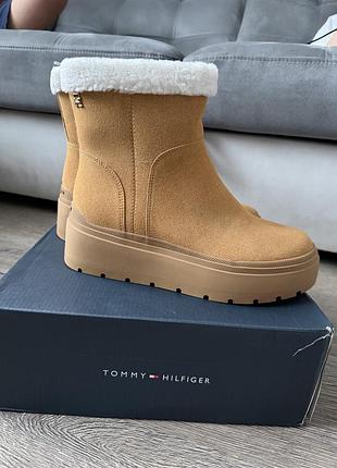 Чоботи tommy hilfiger розмір 38