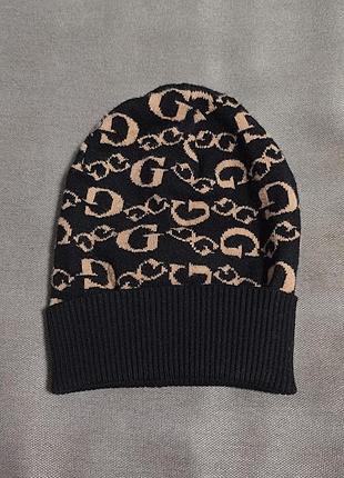 Шапка guess
