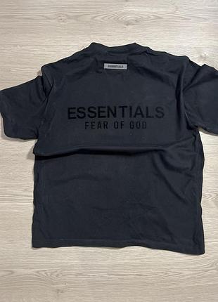 Футболка essentials чорна