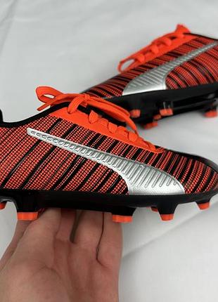 Бутси для хлопчика puma one 5.4 fg помаранчеві, чорні, розмір 28, довжина устілки 17,5 см оригінал пума