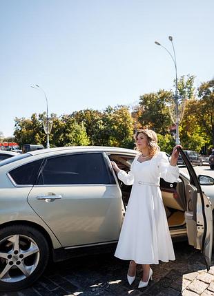 Продаю елегантну білу сукню 🤍