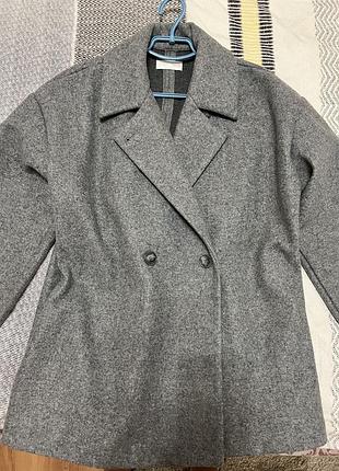 Пальто і піджак жіноче zara легеньке сіре