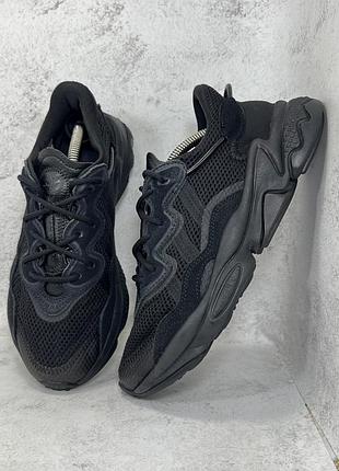 Чорні жіночі кросівки adidas ozweego