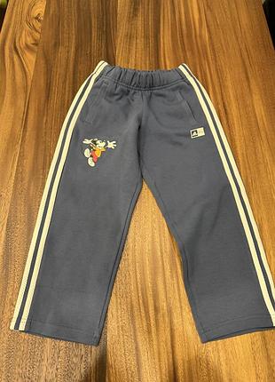 Спортивні штани для хлопчиків adidas x disney гуфі сині (зріст 120 см, 6 років)