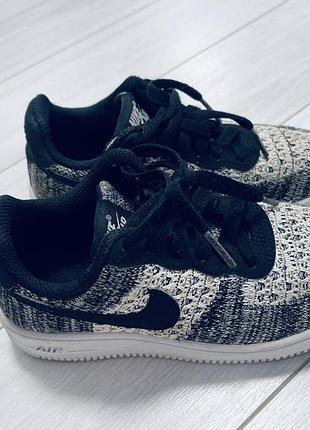 Кросівки nike чорно-білі