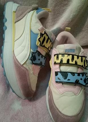 Кросівки для дівчинки puma різнокольорові 21 см