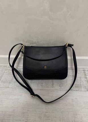 Крос-боді жіноча tommy hilfiger чорна