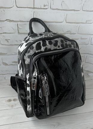 Женский городской рюкзак среднего размера