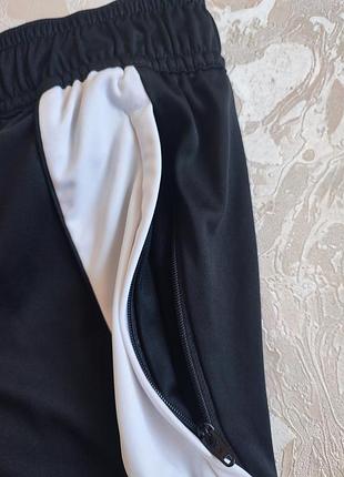 Шорти спортивні adidas 6