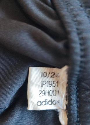 Шорти спортивні adidas 9