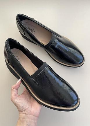 Оригінальні жіночі лофери clarks