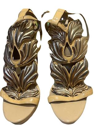 Босоніжки жіночі в стилі giuseppe zanotti cruel heels золотисті