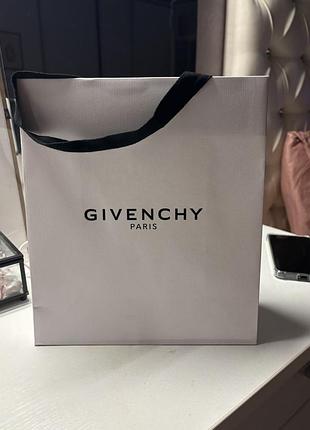 Пакети givenchy з перфорацією