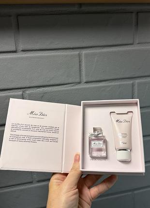 🌸 miss dior blooming bouquet — подарунковий набір ☝️ відправка здійснюється після повної оплати на карту.
