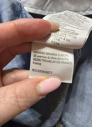 Джинсовое платье-рубашка от levi's с эластичной резинкой на талии. 4