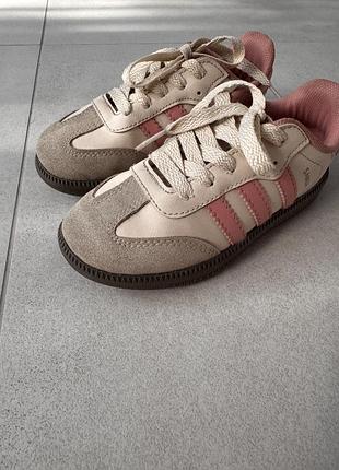 Кросівки adidas на дівчинку 2