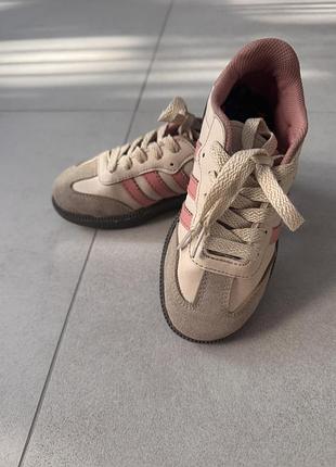 Кросівки adidas на дівчинку 3