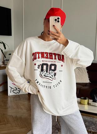 Трендовий оверсайз лонгслів authentic