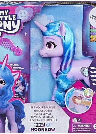 Іграшка izzy moonbow зустрічай свою іскру з серіалу my little pony: 20-см поні з музикою та світловими ефектами