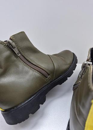 Ботінки 29 розмір,  clarks 3