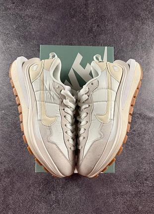 Nike x sacai vaporwaffle beige white