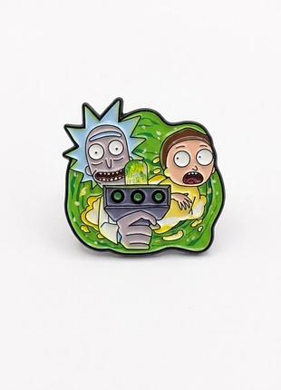 Металевий значок рик і морті в порталі брошка мультик портальна гармата rick and morty санчез доктор санчес green portal зелений портал