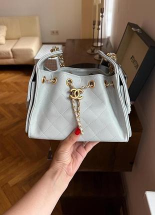 Сумка жіноча chanel 25 micro handbag in grained calfskin in light blue/gold