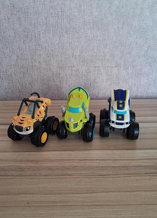 Инерционная машинка вспыш и чудо машины 
виробник fisher-price nickelodeon blaze and the monster machines blaze die-cast vehicle