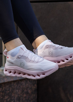 Running cloudtilt pale pink 7