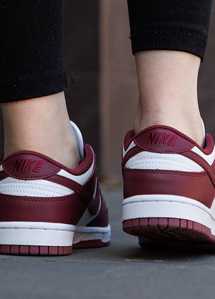 Sb dunk low team red bordeaux 6