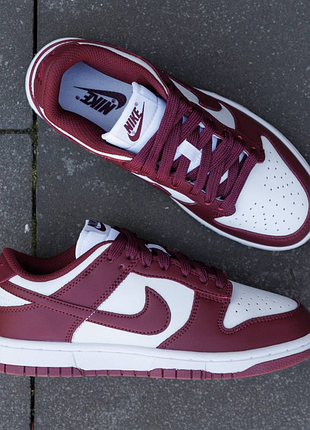 Sb dunk low team red bordeaux 5