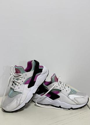 Кросівки жіночі nike air huarache білі з рожевим та чорним, розмір 38