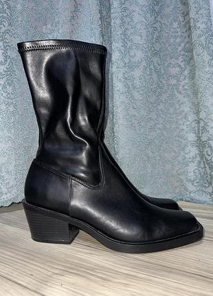 Черевики жіночі stradivarius чорні 40