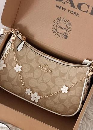 Женская сумка coach teri in signature canvas with charms бежевый + питон коуч тери с цепочкой