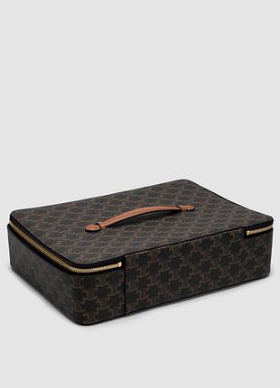 Косметичка top handle large toiletry case in triomphe canvas and calfskin 7