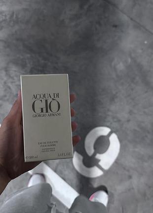 Acqua di gio giorgio armani - це 100 мл туалетної води з ароматом морського узбережжя та чистої свіжості