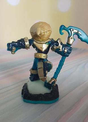 Фигурка legendary lightcore grim creeper из серии видеоигр и игрушек skylanders swap force от компании activision 4