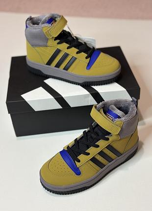 Adidas оригинальные новые в коробке утепленные демисезонные кроссовки на резинках и липучке