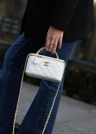 Сумка шанел classic white lambskin pearl crush vanity bag gold