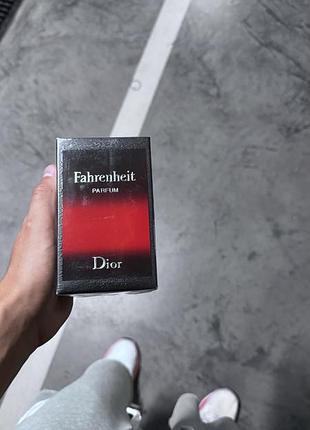 Dior fahrenheit parfum - це 75 мл парфумованої води для чоловіків
