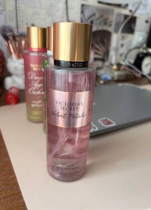 Спрей для тіла victoria's secret velvet petals fragrance mist