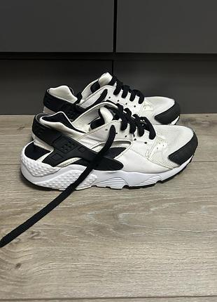 Кросівки nike huarache