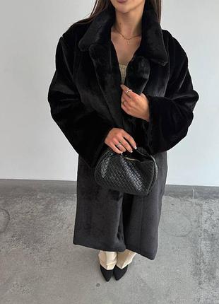 Жіноча шуба onesize чорна та молочна