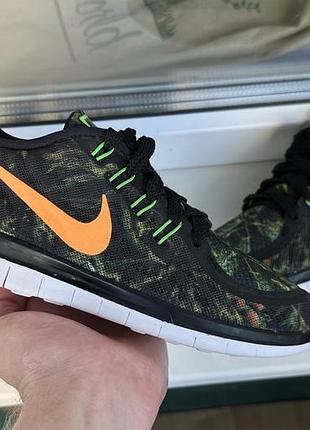 Кросівки nike free 5.0 з красивим патерном , розмір 40, устілка 25 см оригінал найк