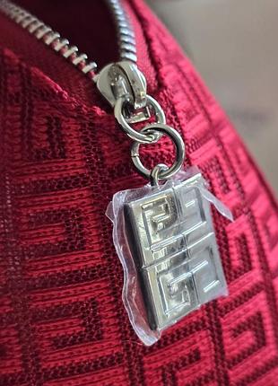 Оригінал червона косметичка givenchy 7
