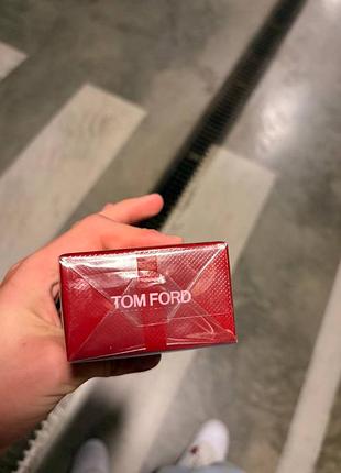 Tom ford lost cherry - це 100 мл парфумованої води (eau de parfum) унісекс 4